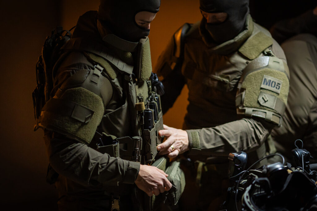 How to wear Body Armour